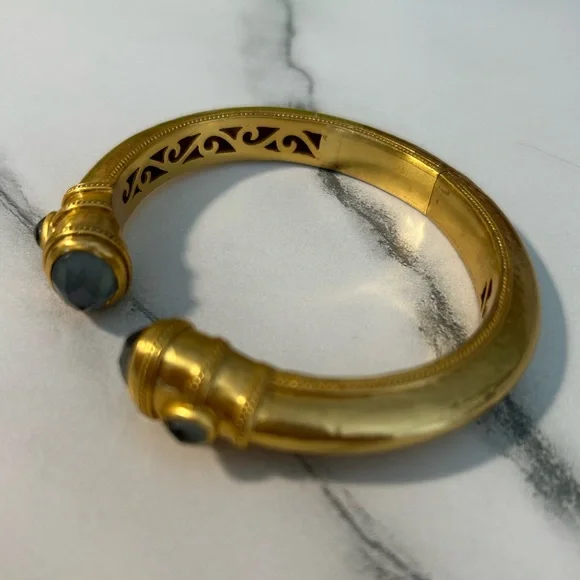 NWOT JULIE VOS 24K Gold Plated Charcoal Blue Bangle Hinge Bracelet - Picture 2 of 6